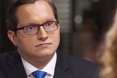 Káral vládu za Blažka. Poradce premiéra dělá pro firmu, jež provedla podobný průšvih