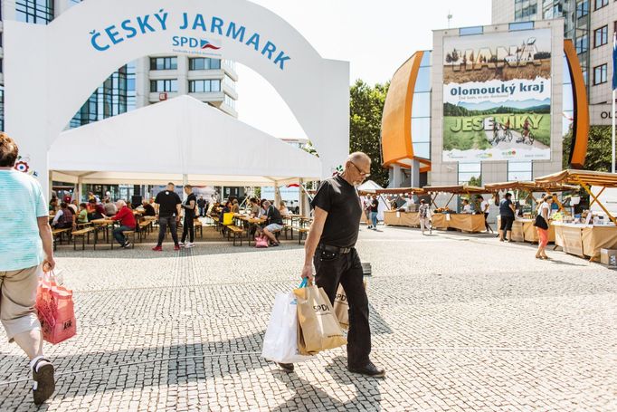 Záběry z volebního mítinku strany SPD, který se uskutečnil v Olomouci 21. 8. 2021