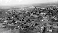 Norilsk v roce 1940, kdy zde byl vězněn František Polák. V popředí jeden z mnoha táborů gulagu ve městě.