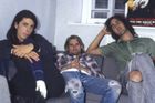 V roce 1986 založil spolu s baskytaristou Kristem Novoselicem skupinu Nirvana, jejíž složení se stabilizovalo o čtyři roky později s příchodem bubeníka Davea Grohla. Poté k nim přibyl ještě kytarista Pat Smear.
