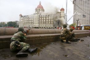 Foto: Dny hrůzy. Před 15 lety otřásla Bombají série útoků, teroristé obléhali hotely