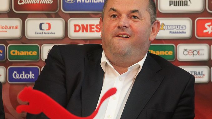 Miroslav Pelta, šéf českého fotbalu, hodnotí postup Varnsdorfu do Synot ligy.