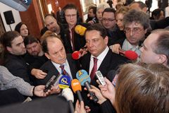 Sociální demokrat Snítilý zvažuje odchod z klubu ČSSD
