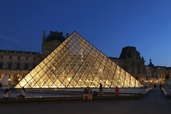 Evropská muzea se bojí ztrát. V Paříži či Amsterdamu opět otevřela, lidé ale nechodí