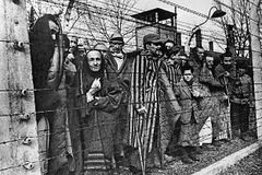 Utekli a varovali svět. Svědectví Čechoslováků odhalilo vraždy v nacistickém táboře