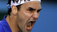 Roger Federer se musel v osmifinále Australian Open proti Tomáši Berdychovi pořádně hecovat. Nakonec to pomohlo.