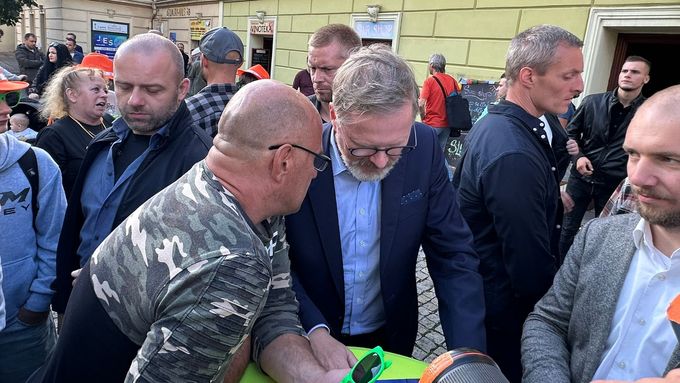 Aktuálně.cz přináší debatu, při premiér Petr Fiala vysvětloval, proč nezradil pravicové ideály, z čehož ho nařkl jeho oponent.