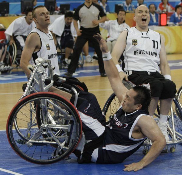 Paralympiáda - basketbal - lítý boj