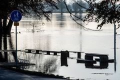 Meteorologové zrušili pro část Česka výstrahu před povodněmi, riziko trvá na Labi