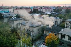 O kolik Čechům zdraží topení kvůli novým povolenkám? Dodavatelé poprvé ukázali čísla