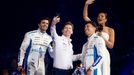 Zahájení sezony F1 75: šéf týmu F1 Williams James Vowles a piloti Carlos Sainz junior a Alexander Albon
