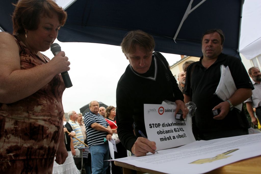 Demonstrace starostů proti daňové diskriminaci