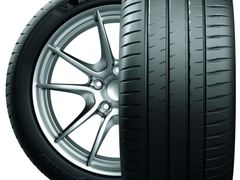 Nová pneu od Michelinu je určena především pro výkonné vozy. Zvládne rychlost přes 300 km/h.