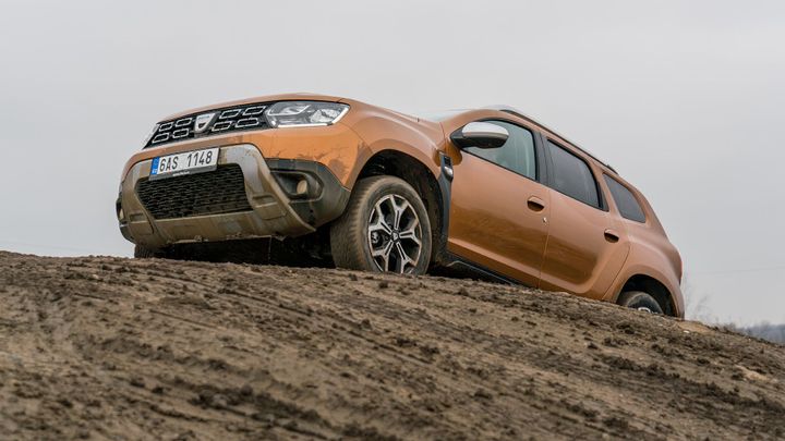 I Dacia zdražuje: Duster přišel o jednoduchý motor, Lodgy má techniku Mercedesu
