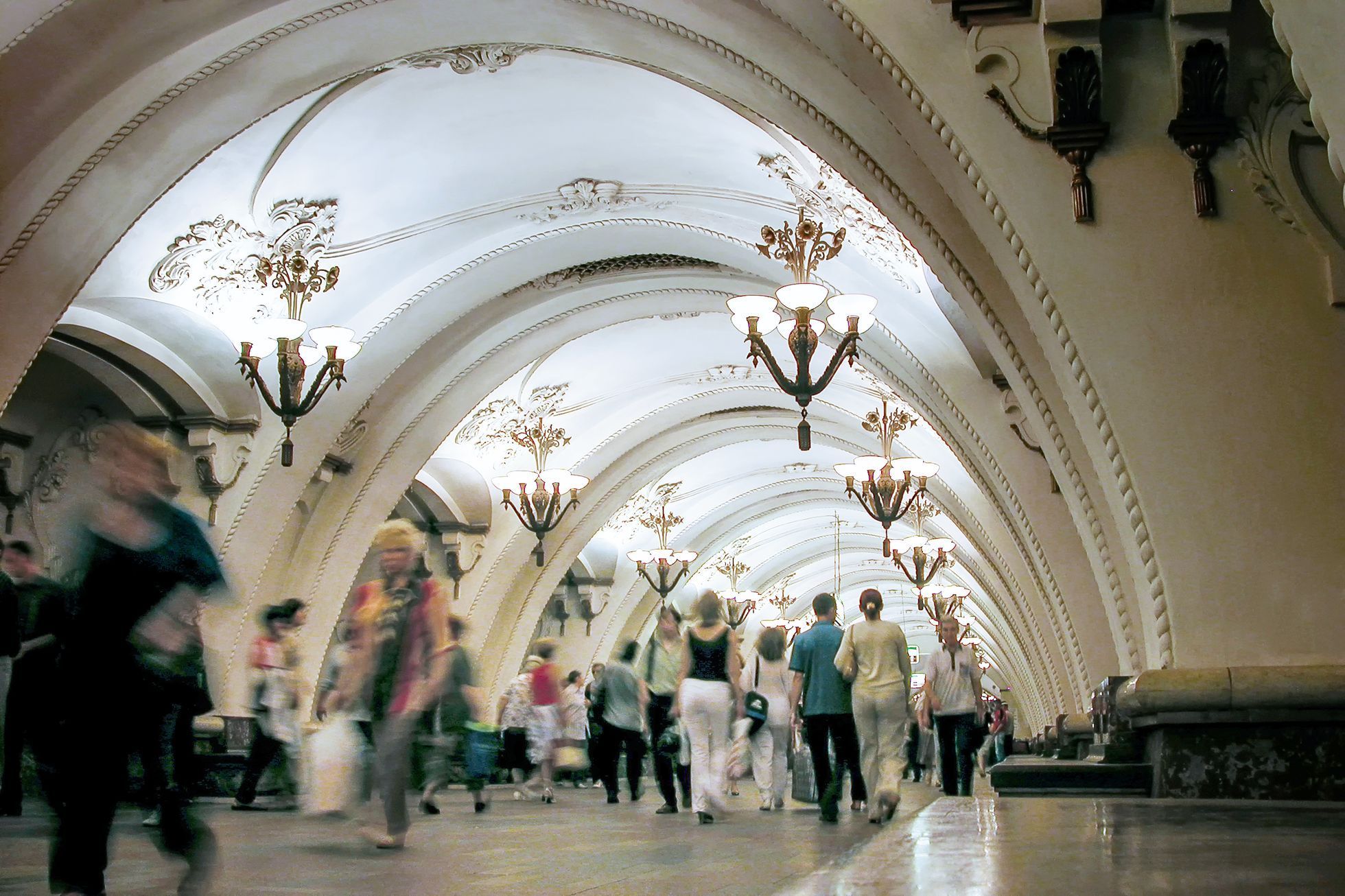 Jednorázové užití / Fotogalerie / Když metro připomíná luxusní palác. Podívejte se na krásy moskevské podzemky