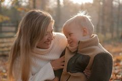 Příběh mladé maminky Natálie: otěhotněla jsem v 16 letech, teď hledám samu sebe