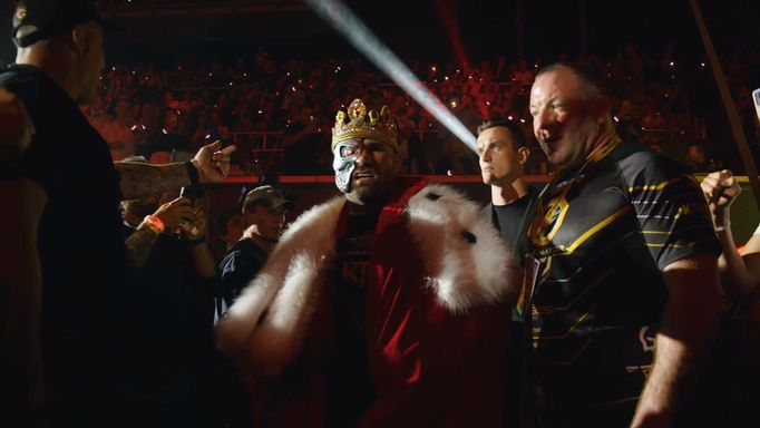 Snímek z dokumentu Karlos.