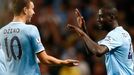 Yaya Touré a Edin Džeko slaví branku v síti Newcastlu