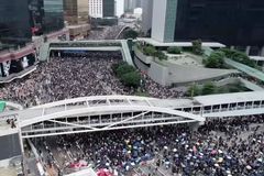 Masivní kyberútok na aplikaci využívanou protestujícími v Hongkongu přišel z Číny