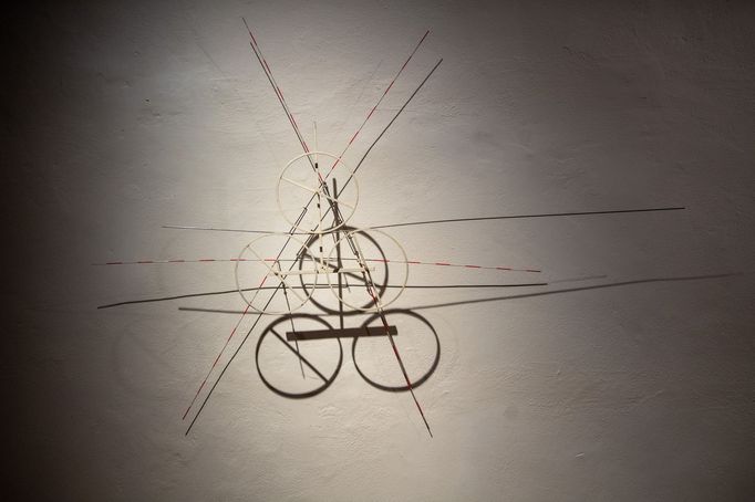 Snímek z výstavy děl Vratislava Karla Nováka v Galerii Středočeského kraje.