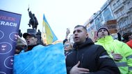 Záběry z pražské demonstrace na Václavském náměstí na podporu napadené Ukrajiny.