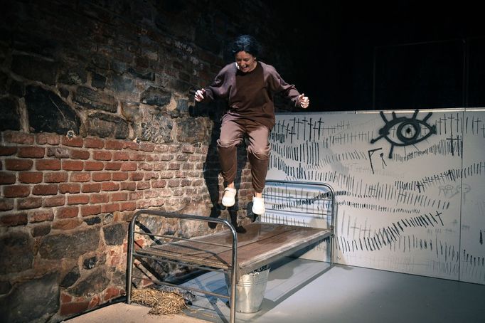 Lucie Trmíková jako Růžena Vacková.