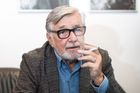 Doktor Skalka i Pán Bůh. Připomeňte si znovu slavné role Jiřího Bartošky