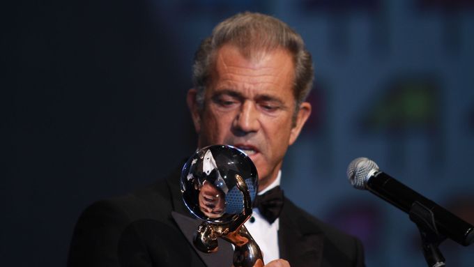 Karlovy Vary na startu devětačtyřicátého ročníku. Mel Gibson si přijel pro Křišťálový glóbus.