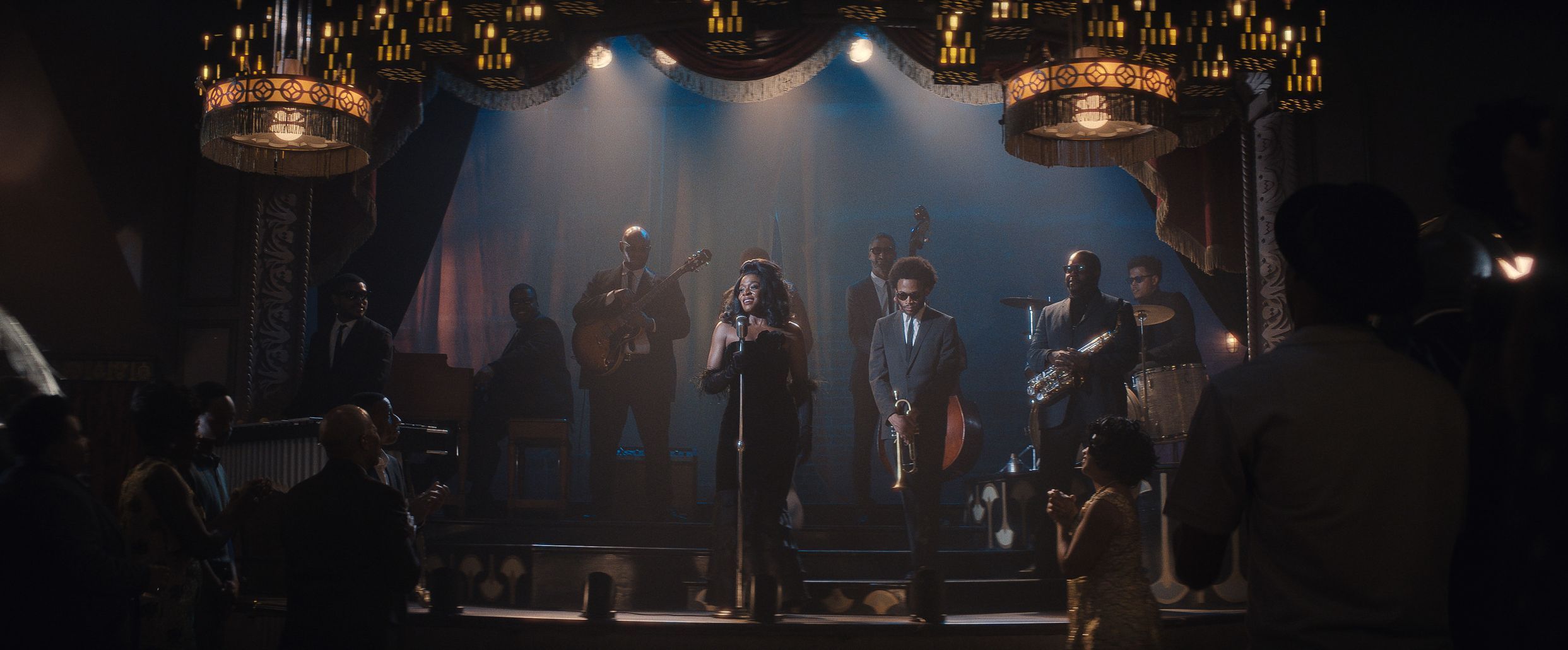 Žena v jezeře, seriál, 2024