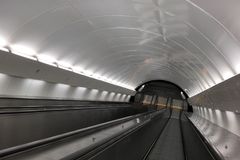 Sovětské eskalátory zmizely. Praha otevřela výstup z metra na Karlově náměstí
