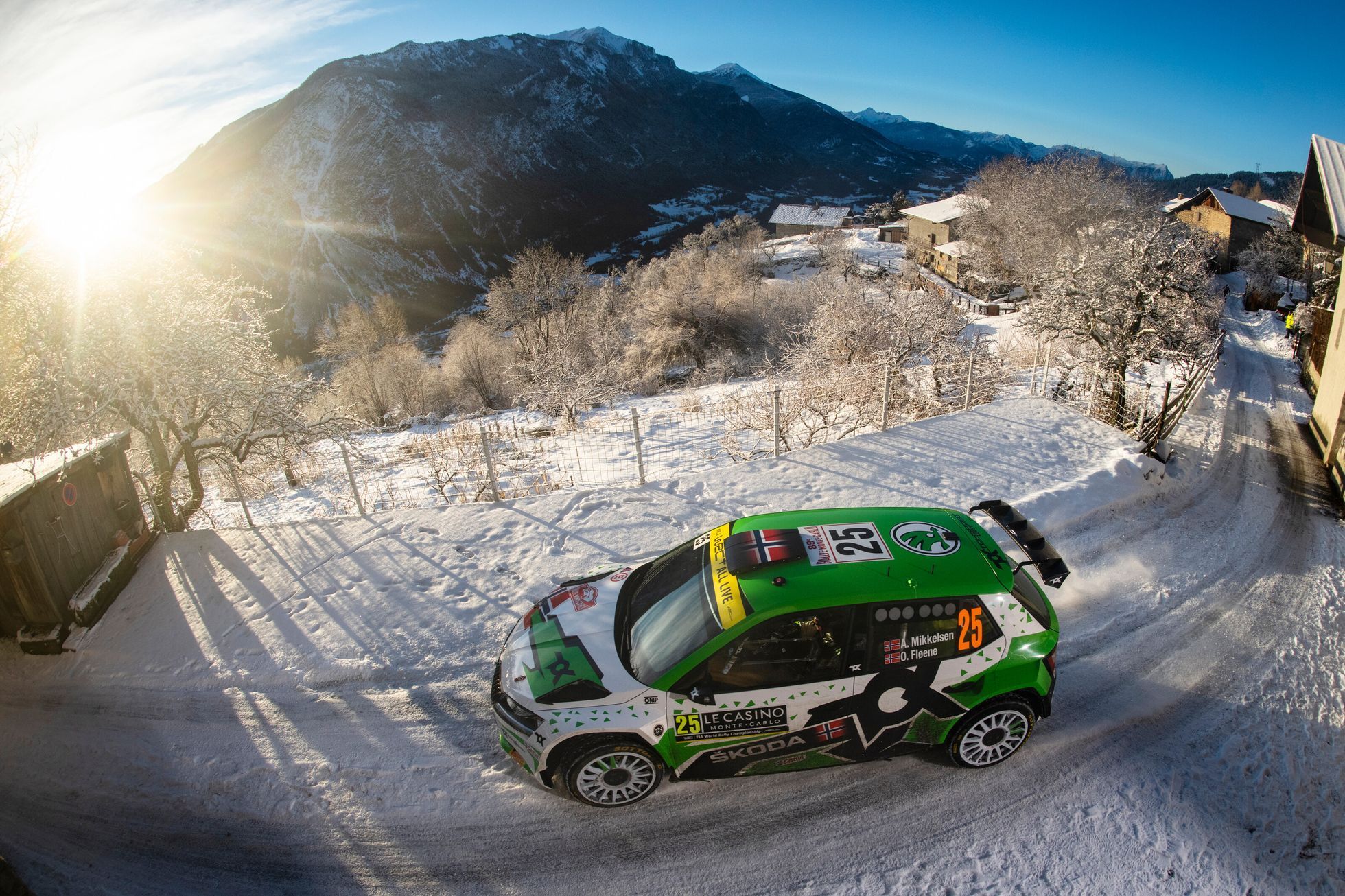 Andreas Mikkelsen (Škoda) na trati Rallye Monte Carlo 2021