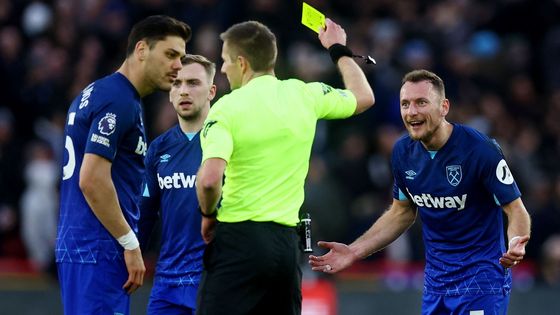 Coufal dostal červenou, West Ham přišel o výhru ve 13. minutě nastavení z penalty