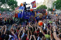 Neuvěřitelný treble! Barcelonu přivítal milion fanoušků