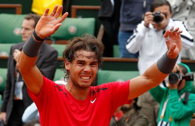 Rafael Nadal Novak Djokovič po finále French Open 2012.