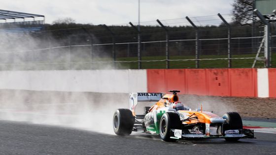 Force India je ve formuli 1 teď nejžádanějším artiklem. Povídejte se, kdo všechno stojí před kanceláří indického miliardáře Vijaye Mallyi frontu na práci, a kdo už to vzdal.