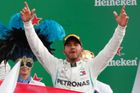Hamilton vyloupil italský "chrám rychlosti", Mercedes v Monze pokořil Ferrari
