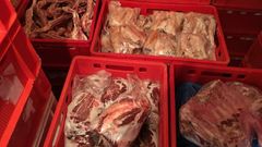Neoznačené maso z pražské tržnice Sapa