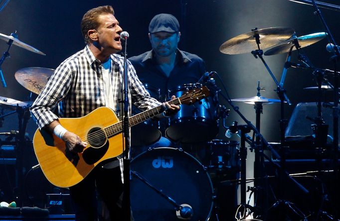 Glen Frey, zakládající člen skupiny The Eagles, na archivním snímku z roku 2011.