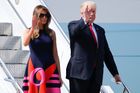 Donald Trump s manželkou Melanií po příletu do Hamburku, kde se americký prezident účastní summitu G20.