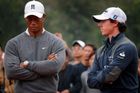 V pondělí se v čínském Čeng-čou uskutečnilo další exhibiční střetnutí dvou golfových hvězd, Američana Tigera Woodse a Roryho McIlroye ze Severního Irska.