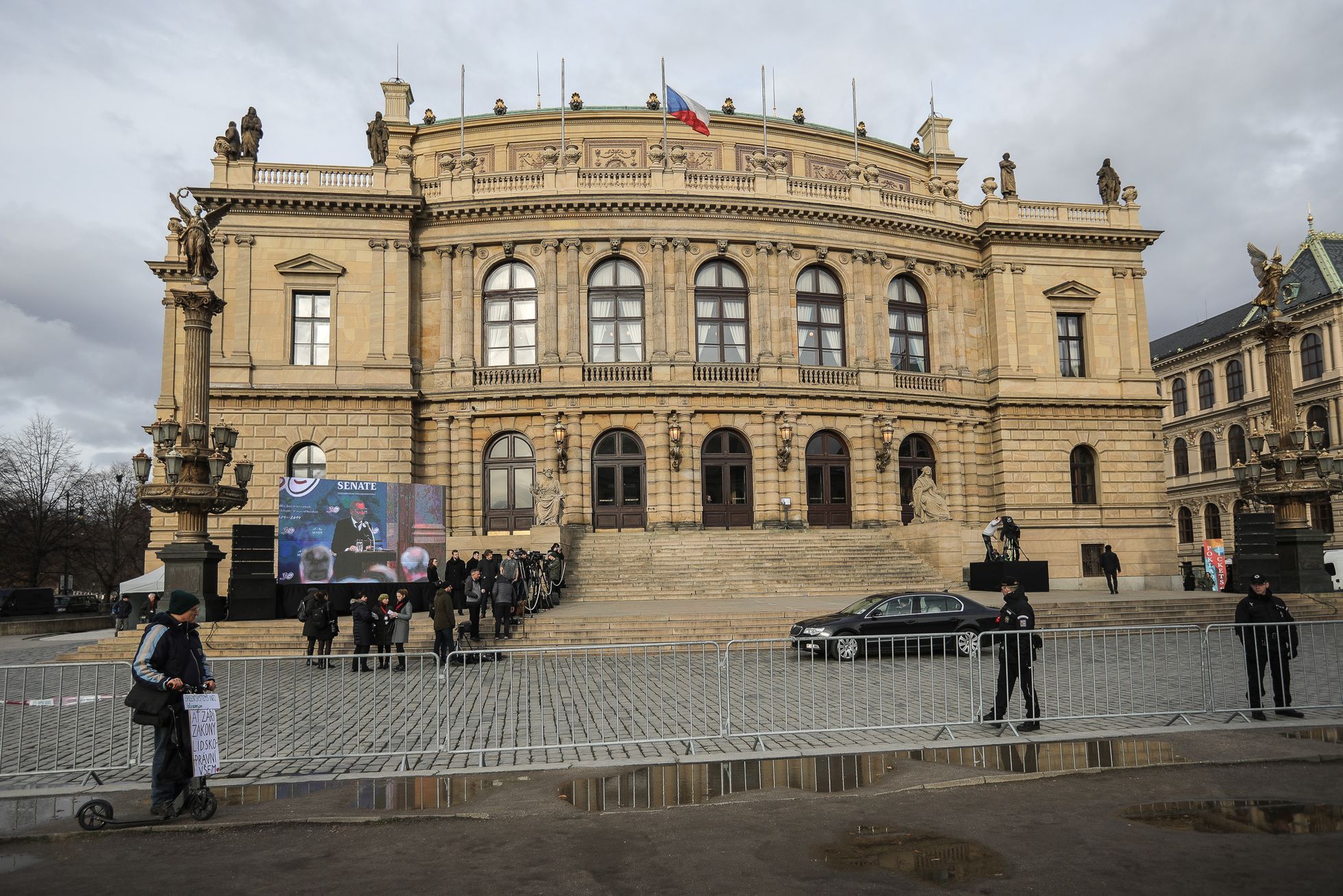 Poslední rozloučení - Jaroslav Kubera, Teplice a Rudolfinum