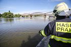 Ve Vltavě u Štvanice se utopil muž. Policie zjišťuje, zda to byla nešťastná náhoda, nebo sebevražda