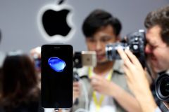 Nový iPhone přijde do Česka za dva týdny, Apple už stanovil výchozí cenu
