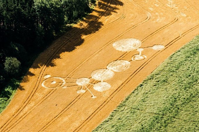 Kruhy v obilí, Bílý Kámen