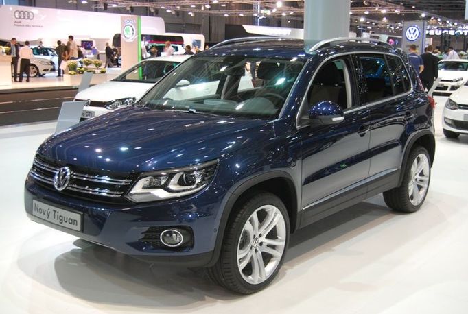 VW Tiguan změnil svoji tvář a dostal asistenční systémy z Passatu.