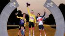 Ceremoniál po Tour de France 2020: Primož Roglič, Tadej Pogačar a Richie Porte.