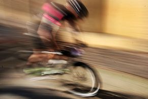 Rychlejší než světlo? Bikeři znovu zdolávali Pražské schody