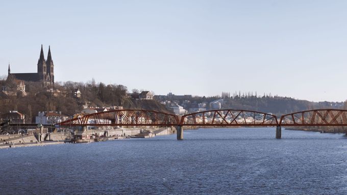 Praha ukázala červené dvojče železničního mostu. Boj za zachování původního pokračuje