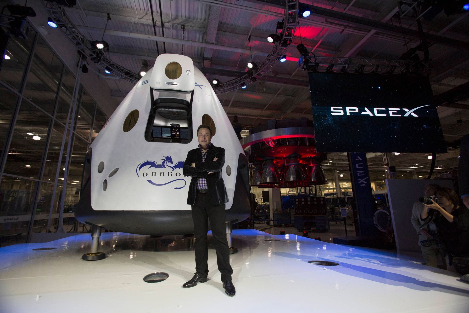 Space X představila Dragon 2