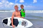 Nejlepší český surfař čistí vodu na Bali. Už nejsme kokosy na sněhu, říká o vzestupu